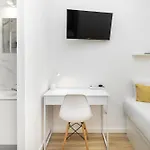 게스트하우스 Whome Smart Living Hub, Designer Spaces For Digital Nomads & Remote Workers 리스본