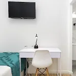 Whome Smart Living Hub, Designer Spaces For Digital Nomads & Remote Workers 게스트하우스 리스본