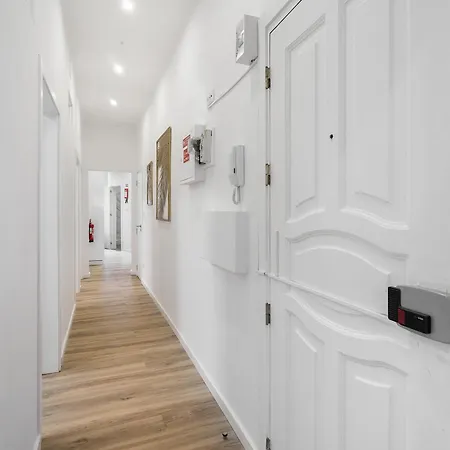 게스트하우스 Whome Smart Living Hub, Designer Spaces For Digital Nomads & Remote Workers 리스본