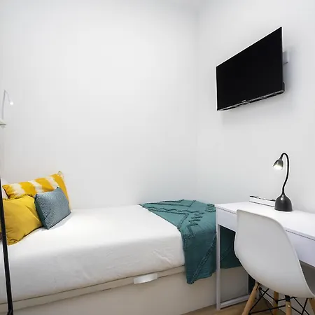 Whome Smart Living Hub, Designer Spaces For Digital Nomads & Remote Workers 게스트하우스